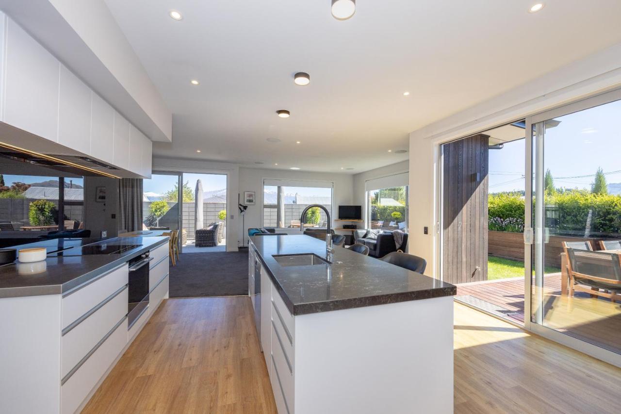 Prime Location On Warren St - 3 Bedroom Town House Wanaka Exterior foto